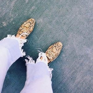 Zara Jeans - Zara Frayed Hem Jeans Zara Jeans - Zara Frayed Hem Jeans